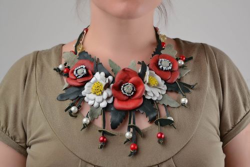 Collar de cuero y cuentas con flores original estiloso artesanal original - MADEheart.com