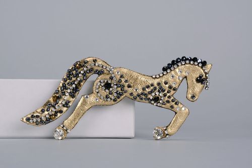 Broche Cavalo dourado - MADEheart.com