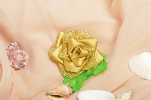 Goldfarbene Blume Haarspange handgemachter Schmuck Accessoire für Mädchen grell  - MADEheart.com