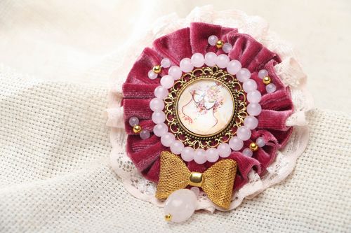 Vintage brooch with cameo - MADEheart.com