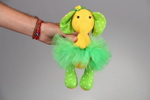 Brinquedo macio Elefante decorado com tule  - MADEheart.com