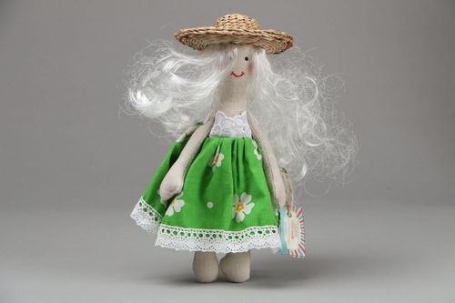 Boneca macia Menina num chapéu - MADEheart.com