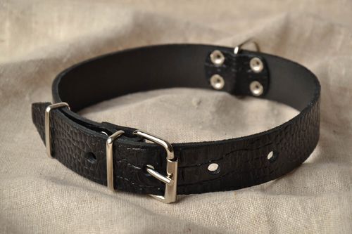Collier de chien original artisanal réglable en cuir noir estampé fait main - MADEheart.com