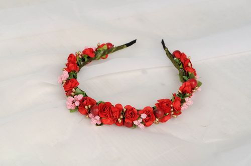 Grinalda com rosas vermelhas  - MADEheart.com