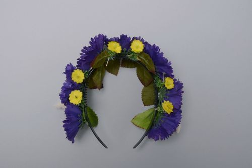 Corona con flores de color púrpura - MADEheart.com