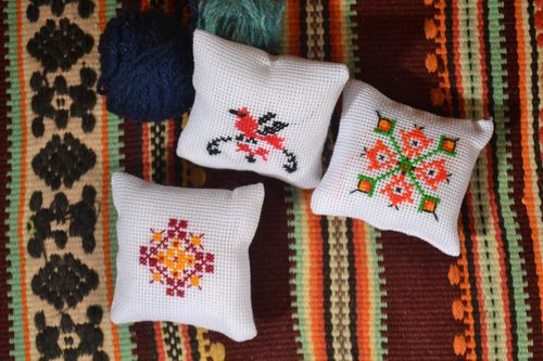 Handmade pin cushions sewing accessories 3 needle holders embroidery supplies - MADEheart.com