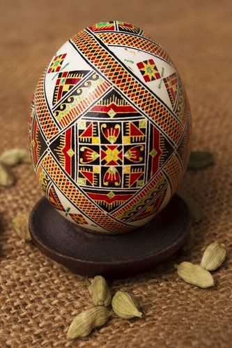 Œuf de Pâques ukrainien - MADEheart.com