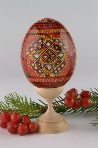 Easter egg made of wood - MADEheart.com