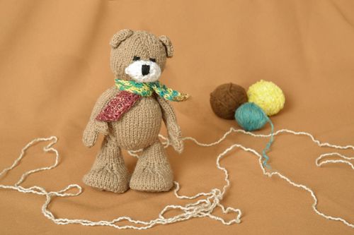 Giocattolo a maglia fatto a mano pupazzo da bambini a forma di orsetto - MADEheart.com