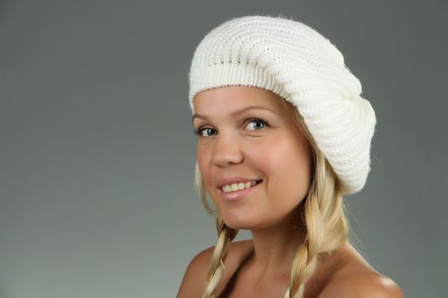 American knitted beret of white - MADEheart.com
