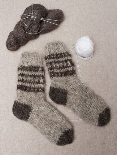Grey mens socks made of wool - MADEheart.com