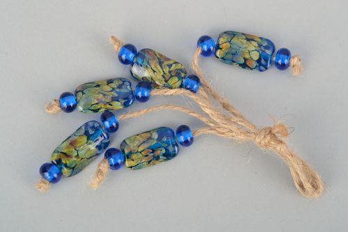 Ensemble de perles bleues à motif en verre au chalumeau  - MADEheart.com
