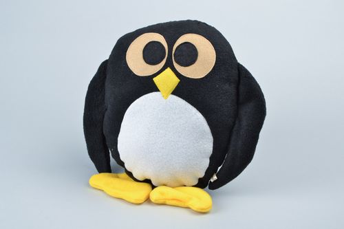 Juguete cojín pingüino divertido negro con blanco y amarillo hecho a mano - MADEheart.com