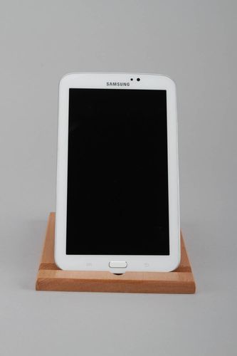 Suporte de madeira para celular ou tablet - MADEheart.com