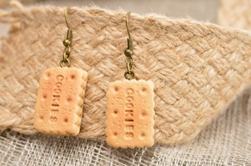 Orecchini biscotti in argilla polimerica fatti a mano accessorio originale  - MADEheart.com