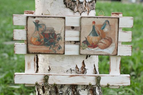 Cabide decorativo feito de madeira pintado com tintas acrílicas coberto com verniz - MADEheart.com