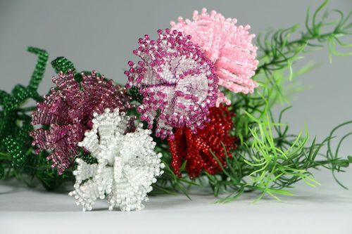 Lindos flores de miçangas Cravos - MADEheart.com