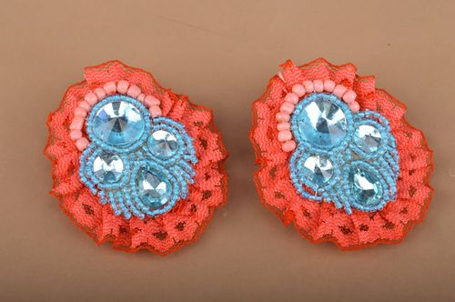 Handmade massive beaded earrings with stones and lace of red and blue colors - MADEheart.com