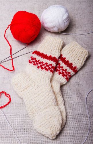 Шерстяные женские носки молочного цвета - MADEheart.com