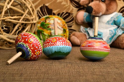 Handmade toys for children spinning top toys wooden tops eco toys gifts for kids - MADEheart.com