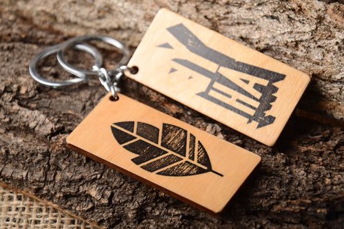 Porte-clés en bois faits main 2 pièces rectangulaires Accessoires design - MADEheart.com