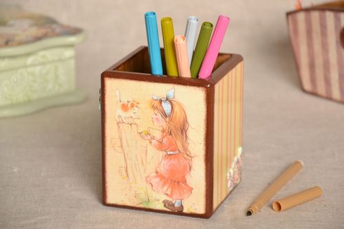 Wooden pencil holder - MADEheart.com