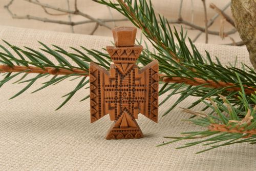 Croce di legno fatta a mano crocetta intagliata originale in legno bella - MADEheart.com