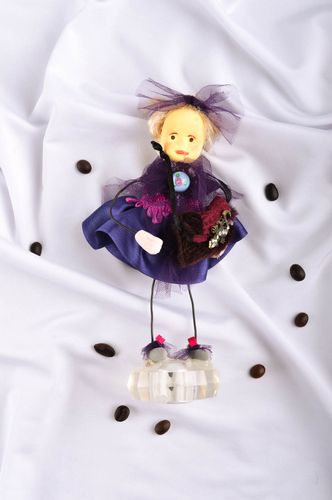 Bambola bella in stoffa fatta a mano pupazzo tessile originale decoro casa - MADEheart.com