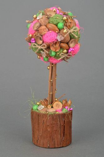 Topiary with nutshell and acorns - MADEheart.com
