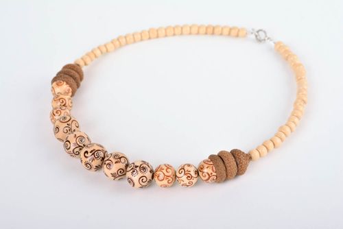 Collana di perle di legno fatta a mano accessori originali da donna  - MADEheart.com