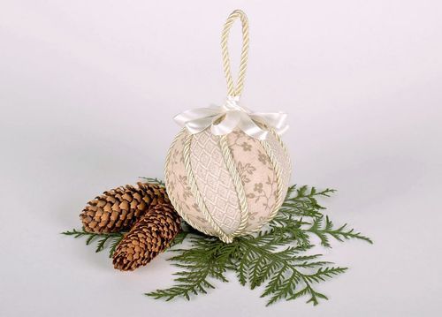 Elemento de decoración de año Nuevo, adorno del árbol de Navidad, bola blanca - MADEheart.com