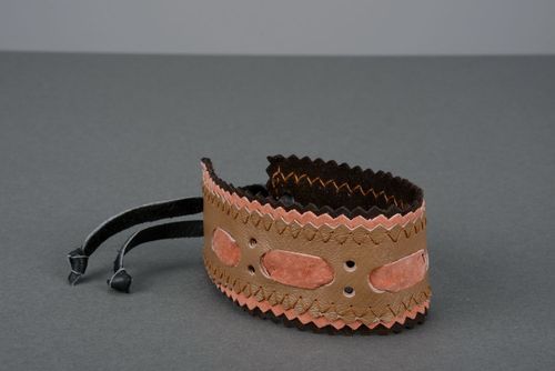 Bracelet de daim fait main - MADEheart.com