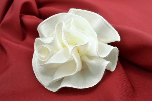 Chouchou à cheveux en tulle fleur blanche - MADEheart.com