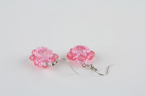 Boucles doreilles roses en perles de rocaille - MADEheart.com