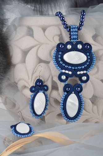 Ensemble de collier et boucles doreilles soutache bleus originaux faits main - MADEheart.com