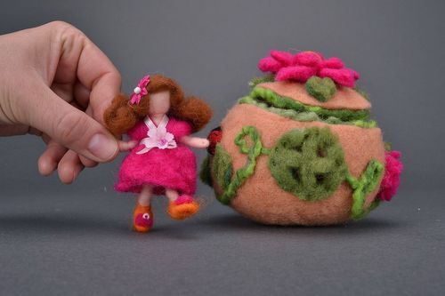 Brinquedo de lã Thumbelina na casa - MADEheart.com