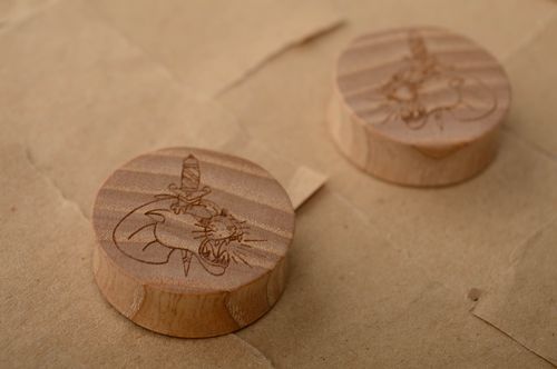 Piercings plugs en bois avec gravure - MADEheart.com