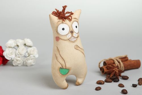 Juguete artesanal muñeco decorativo de tela de algodón regalo original - MADEheart.com