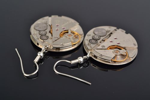 Круглые серьги из металла в стиле стимпанк с часовым механизмом ручной работы - MADEheart.com
