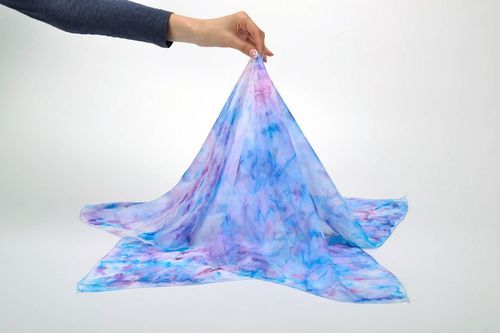 Halstuch aus Silk in Technik Shibori - MADEheart.com
