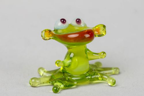 Lampwork Figurine Frosch aus Glas Miniaturstatuette - MADEheart.com