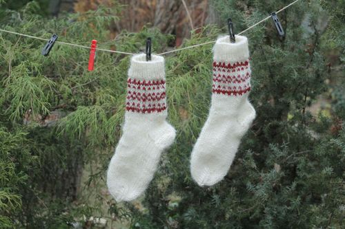 Calcetines tejidos de lana - MADEheart.com