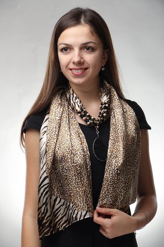 Silk scarf with natural stones - MADEheart.com