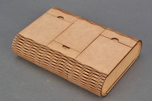 Semilavorato per scatola fatto a mano a forma di libro prodotto da dipingere - MADEheart.com