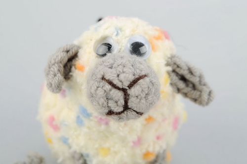Breloque tricotée Mouton - MADEheart.com