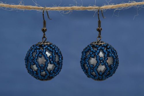 Pendientes de abalorios azules hechos a mano regalo original bisutería fina - MADEheart.com