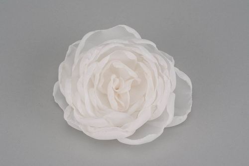 Brooch-clip White Rose - MADEheart.com