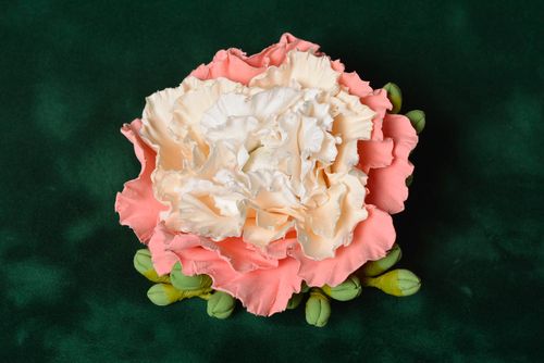 Barrette broche fleur tendre en pâte polymère faite main accessoire universel - MADEheart.com