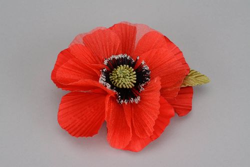 Broche et épingle à fleur rouge de textile  - MADEheart.com