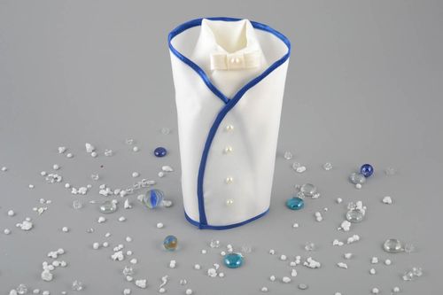 Белая с синим одежда жениха на бутылку шампанского ручной работы красивая - MADEheart.com
